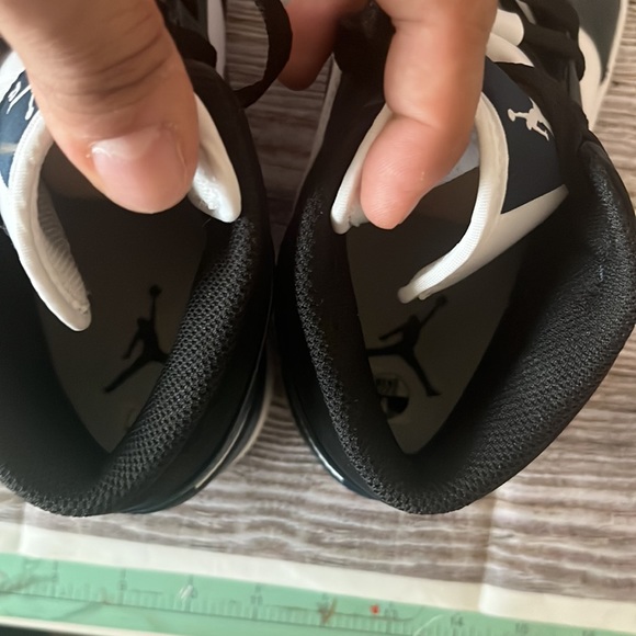 Air Jordan 1 Mid Armory Navy - Picture 9 of 10